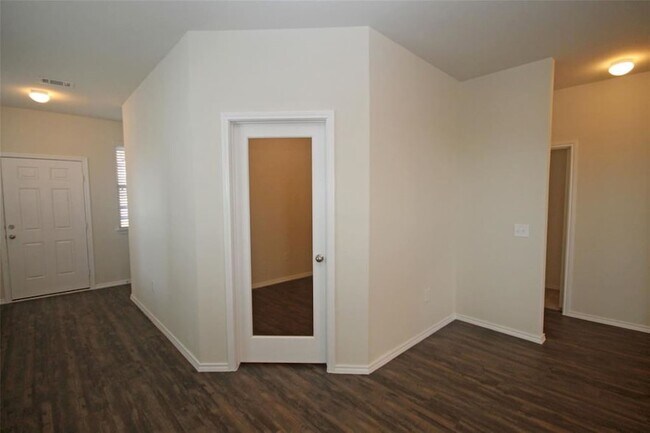 Foto del edificio - 14635 Myrtle Point Dr