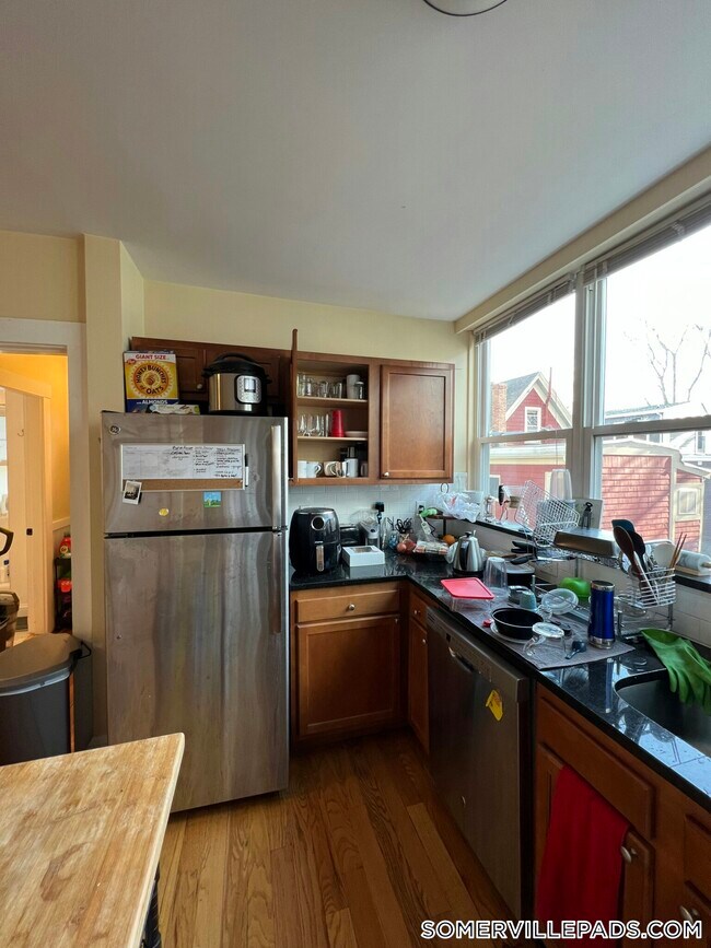 Building Photo - 332 Beacon St