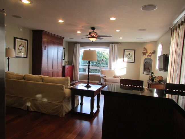Building Photo - 21029 NE Interlachen Ln