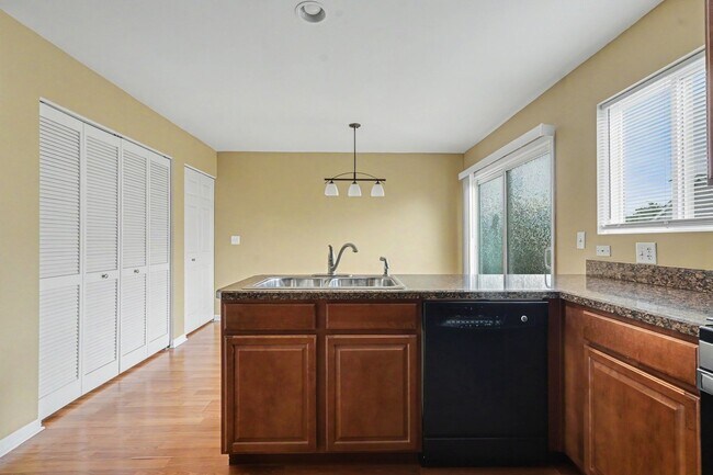Building Photo - 24617 Patriot Square Dr S