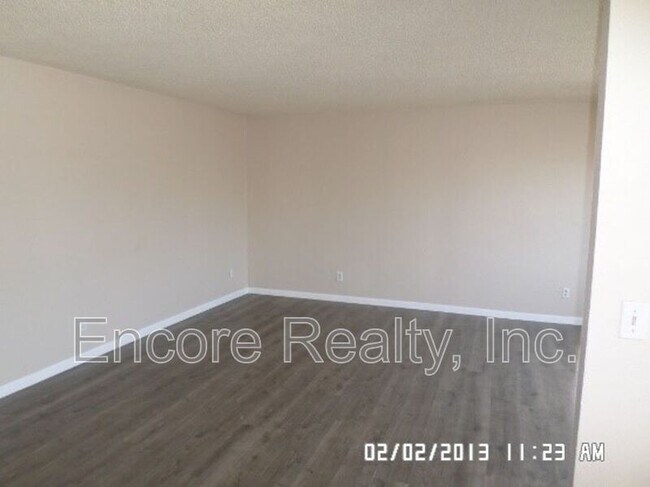 Building Photo - 384 I St
