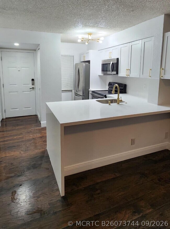 Foto del edificio - 2104 S Cypress Bend Dr