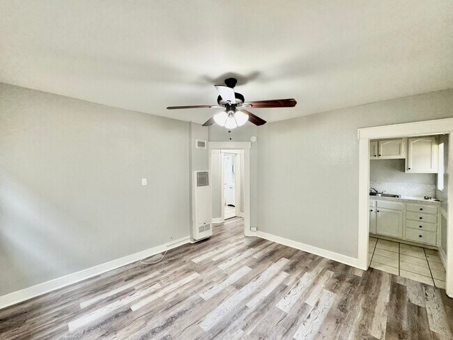 Building Photo - 323 Hermosa Ave