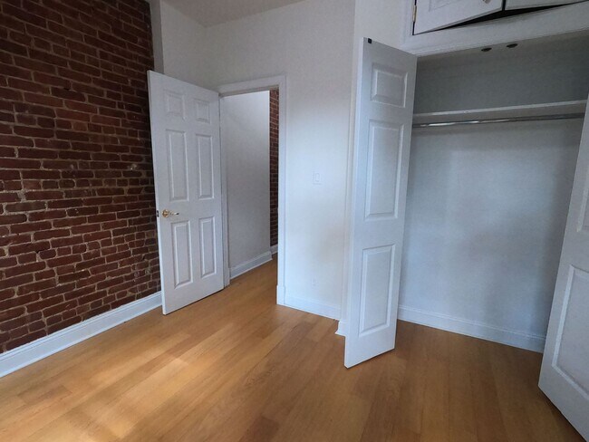 Foto del edificio - 514 E 83rd St