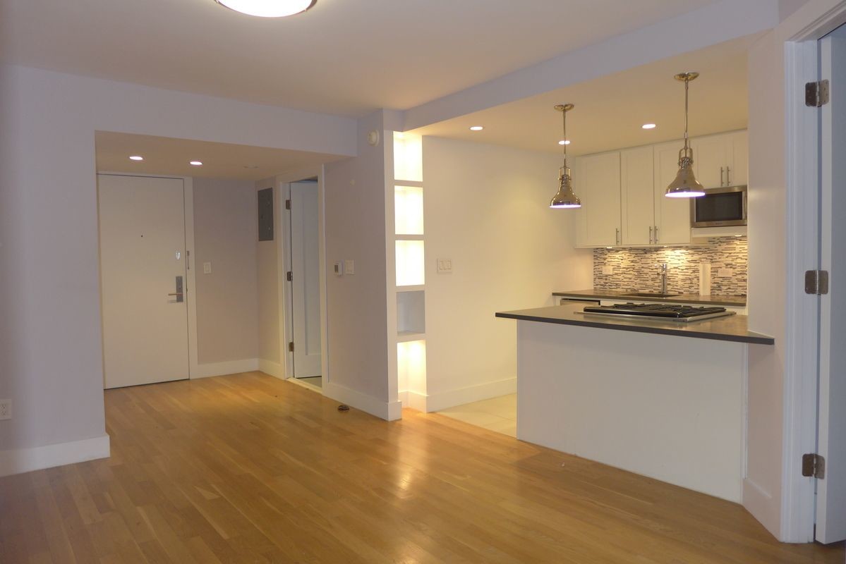 Foto principal - 301 E 47th St