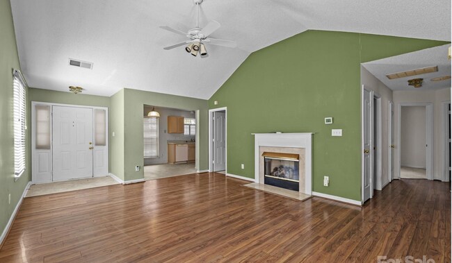 Foto del edificio - 13403 Michael Lynn Rd