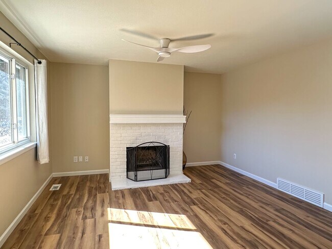 Building Photo - Updated Single-Family Home in Littleton