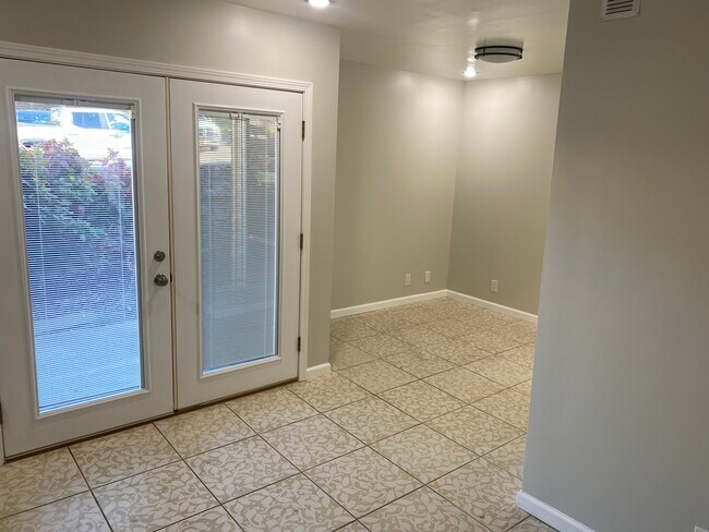 Foto del edificio - 515 Basswood Ave