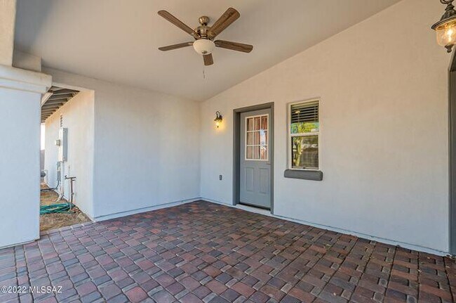 Building Photo - 1133 E Hedrick Dr