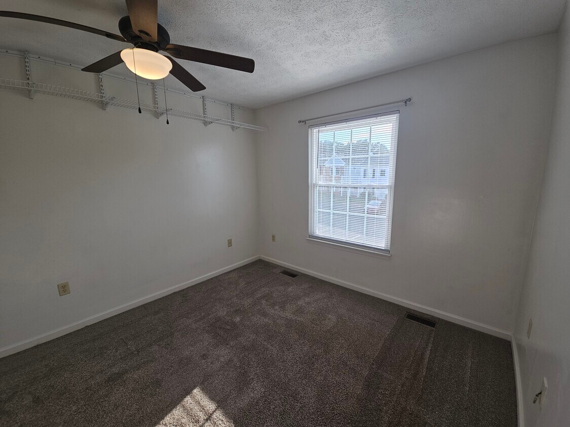 Foto principal - 584 Cromwell Ct