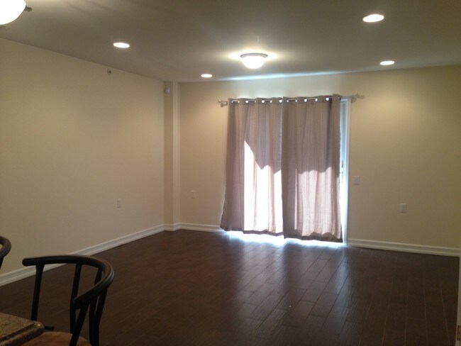 Building Photo - 10314 Rockaway Beach Blvd