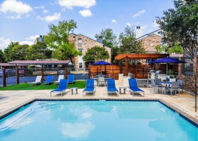 Foto del edificio - 14300 Tandem Blvd