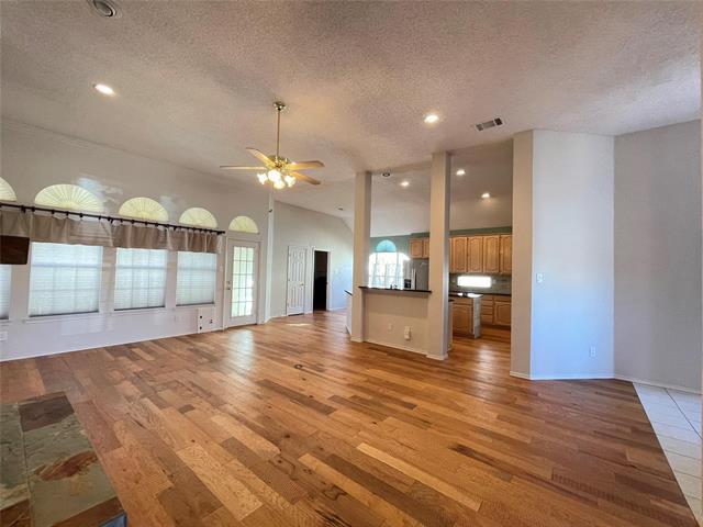 Foto del edificio - 730 Cottonwood Bend Dr