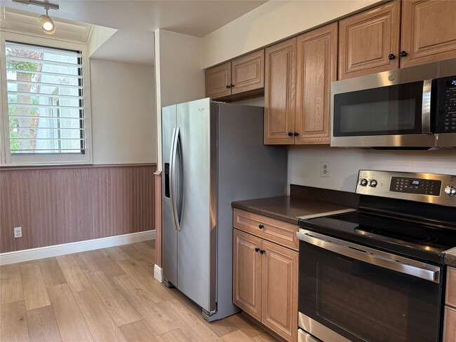 Building Photo - 302 Sea Oats Dr