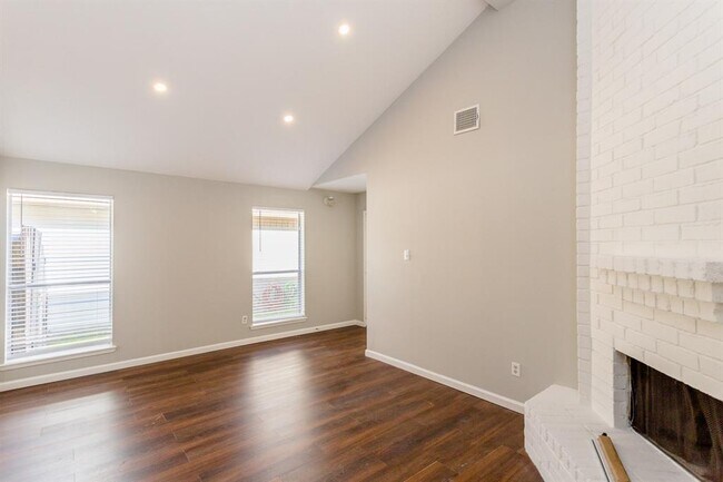 Building Photo - 5115 Beaver Hollow Dr