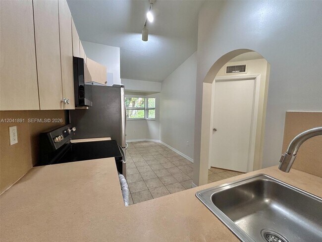 Foto del edificio - 1270 SE 28th Ct