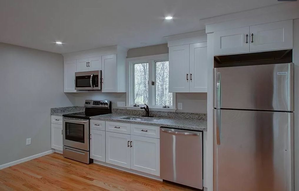 Primary Photo - 397 Foundry St