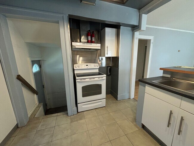 Foto del edificio - 5 Bed 2 Bath House Near NDSU
