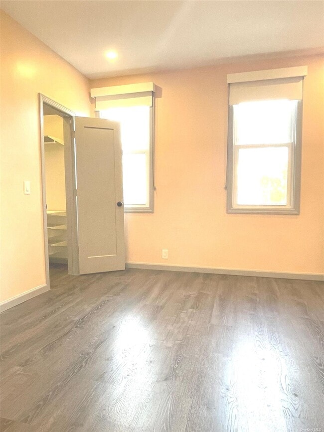 Foto del edificio - 276 Miller Ave