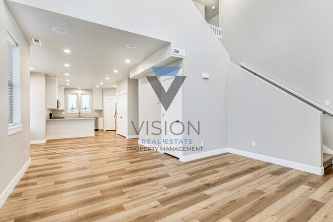 Building Photo - 1098 S High Ridge Dr