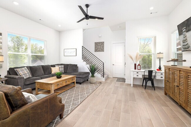 Foto del edificio - 158 E South St