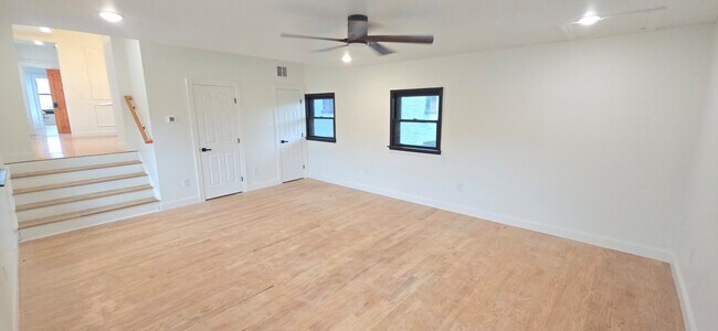 Building Photo - 1205 Lee St