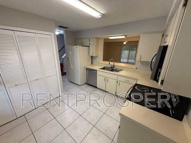 Foto del edificio - 4435 Brook Hollow Cir