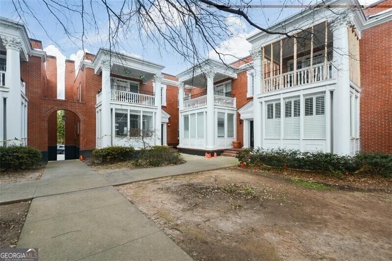 Primary Photo - 878 Briarcliff Rd NE