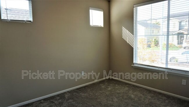 Building Photo - 1122 Baker Hts Lp