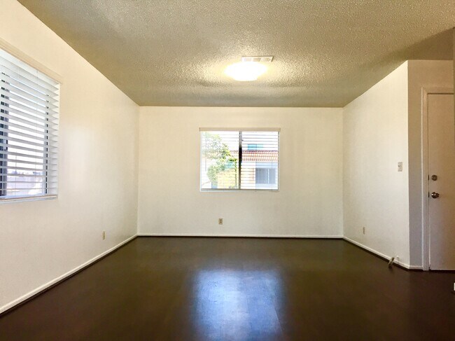 Foto del edificio - 836 E New York St