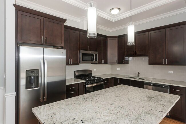 Foto del edificio - 520 N Western Ave