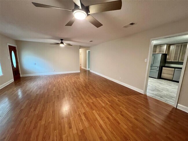 Building Photo - 795 Vogel Dr