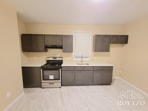 Building Photo - 384 21st St