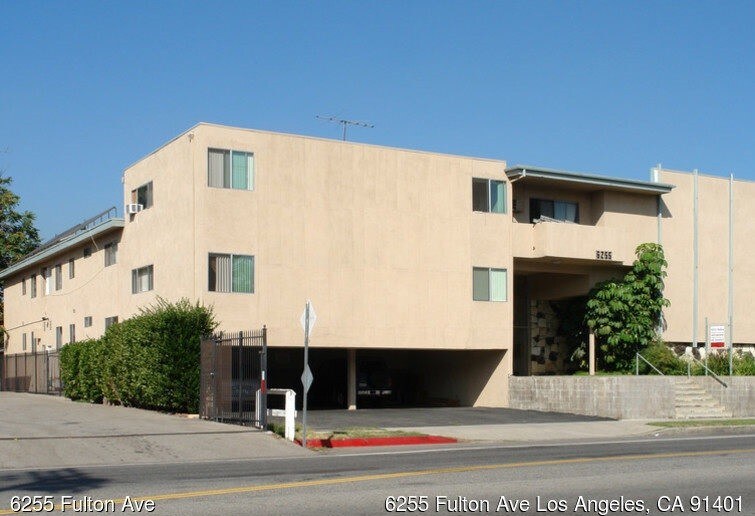 Primary Photo - 6255 Fulton Ave