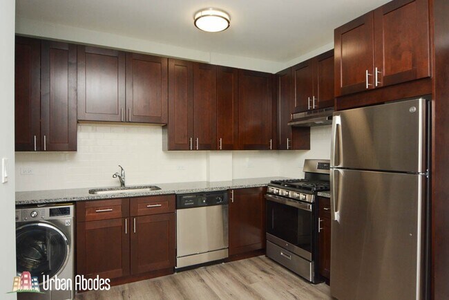 Foto del edificio - 727 Saint Johns Ave