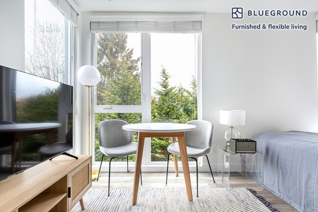 Building Photo - 120 10th Ave E