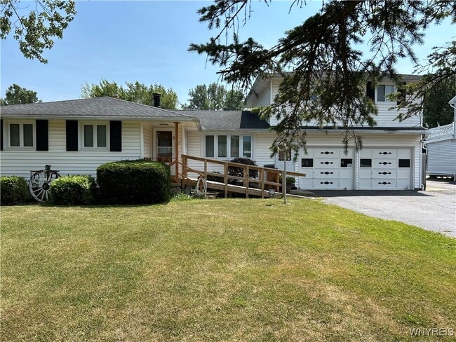 Building Photo - 2718 Stenzel Ave