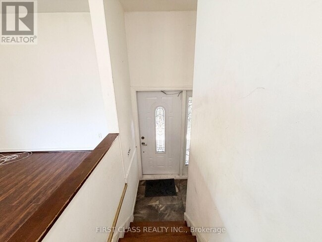Building Photo - 87 Vauxhall Dr
