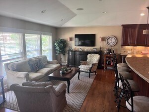 Building Photo - 807 Crabtree Dr