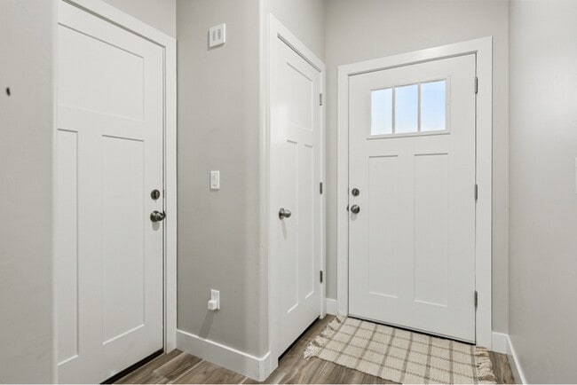 Building Photo - 1547 W Pyrite Ln