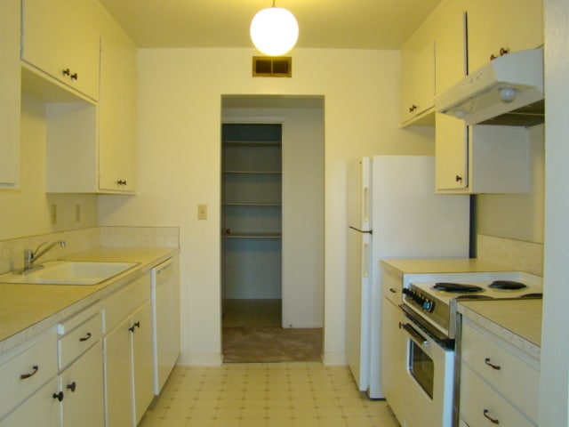 Building Photo - 983 Ponderosa Ave