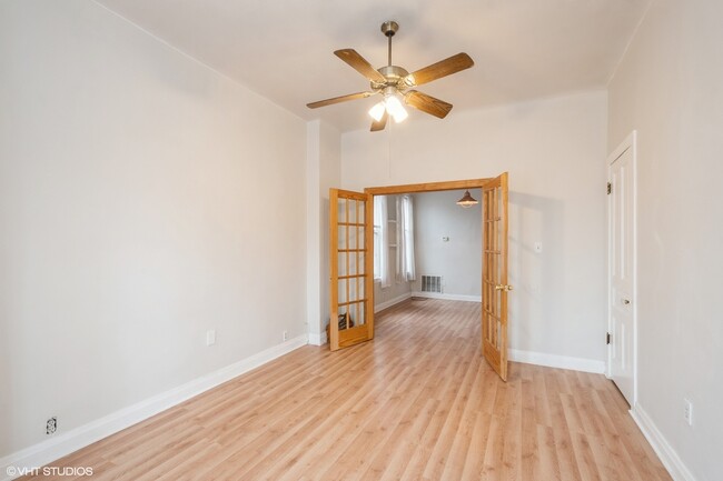 Building Photo - 1802 N Wilmot Ave