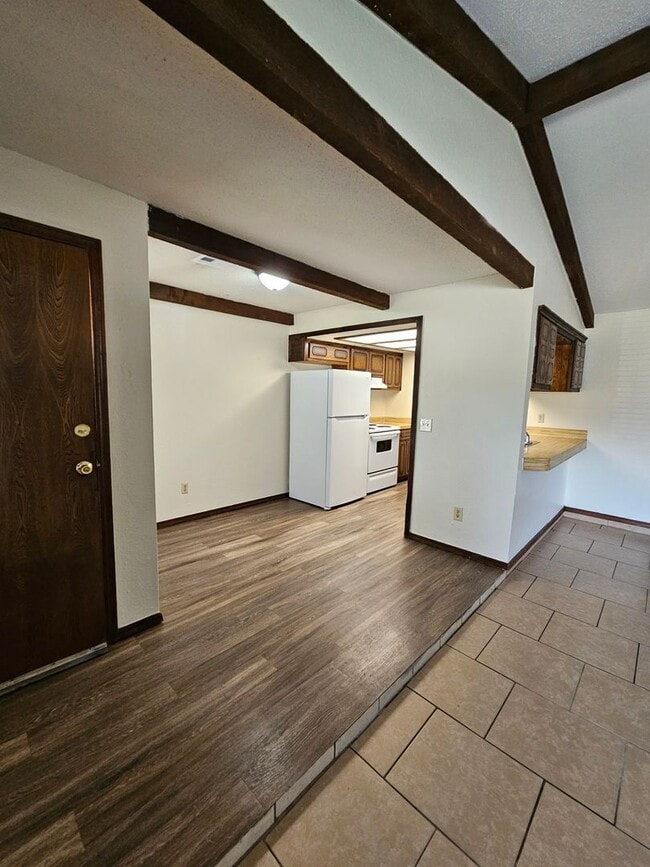 Building Photo - (2) Bed/(1) Bath Duplex in SE Norman Avail...