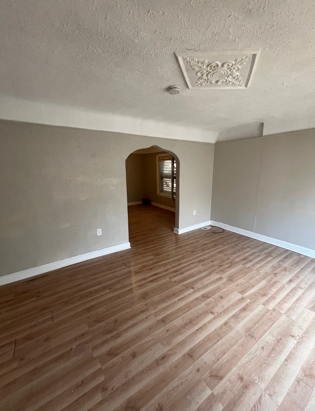 Foto del edificio - 16143 Cheyenne St