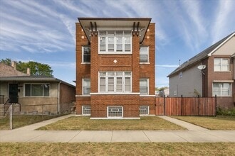 Building Photo - 1448 E 72nd Pl
