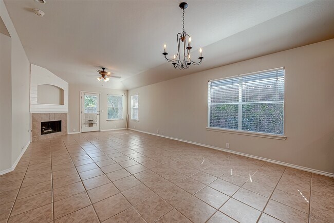 Foto del edificio - 5910 Spring Sunrise Dr