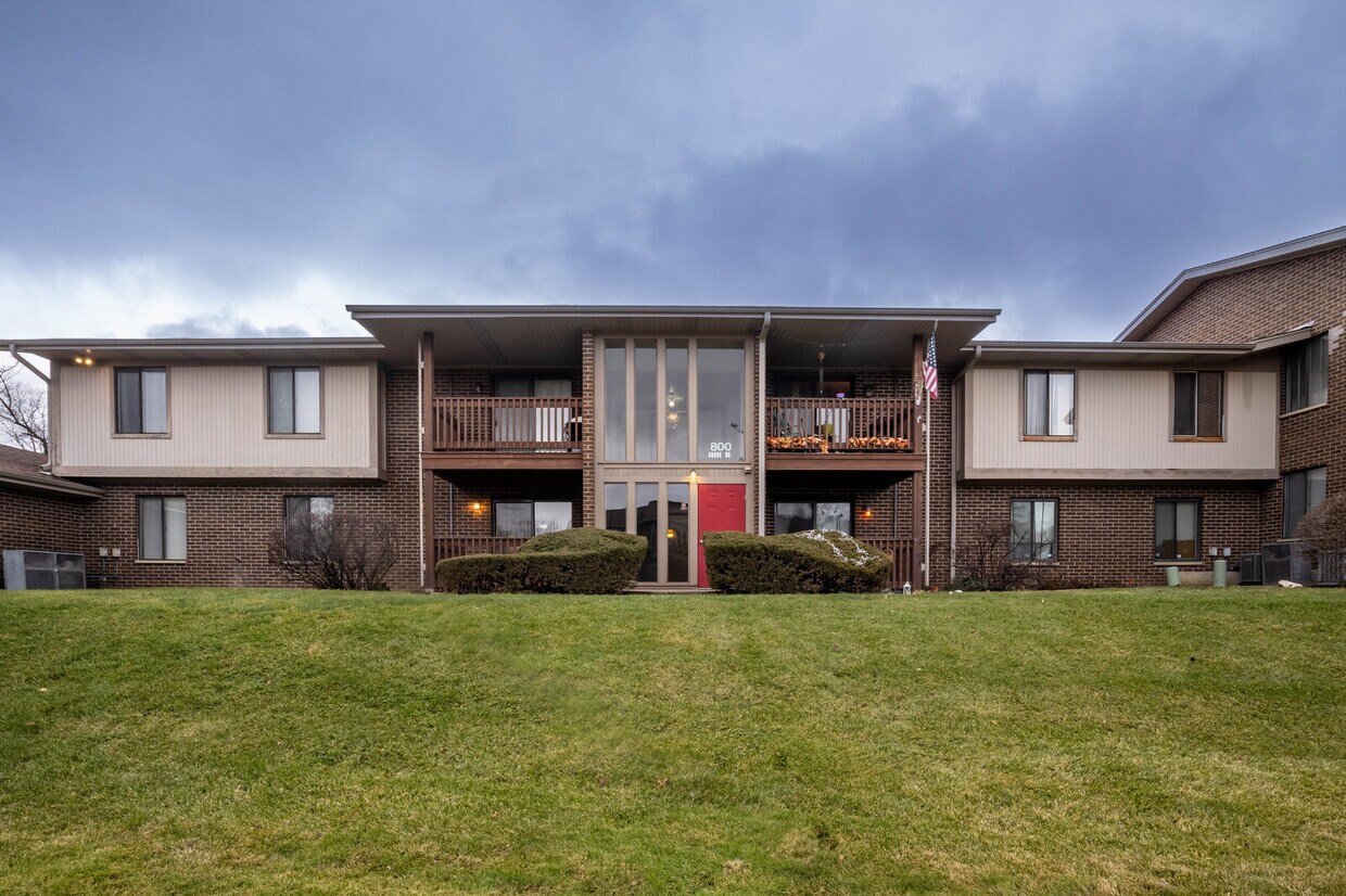 Primary Photo - 800 Brook Dr