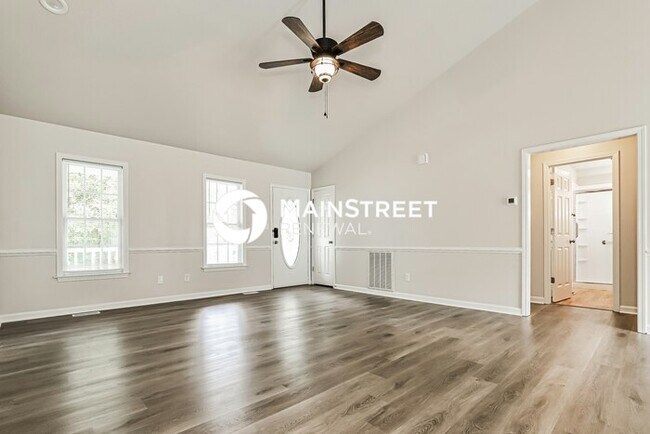 Building Photo - 3 Bedroom Pet-Friendly Home in THOMASVILLE, NC with Main Street Renewal