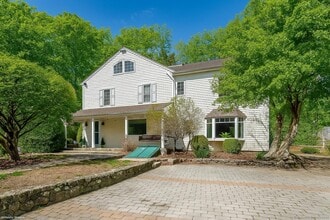 Building Photo - 175 Mountain Rd