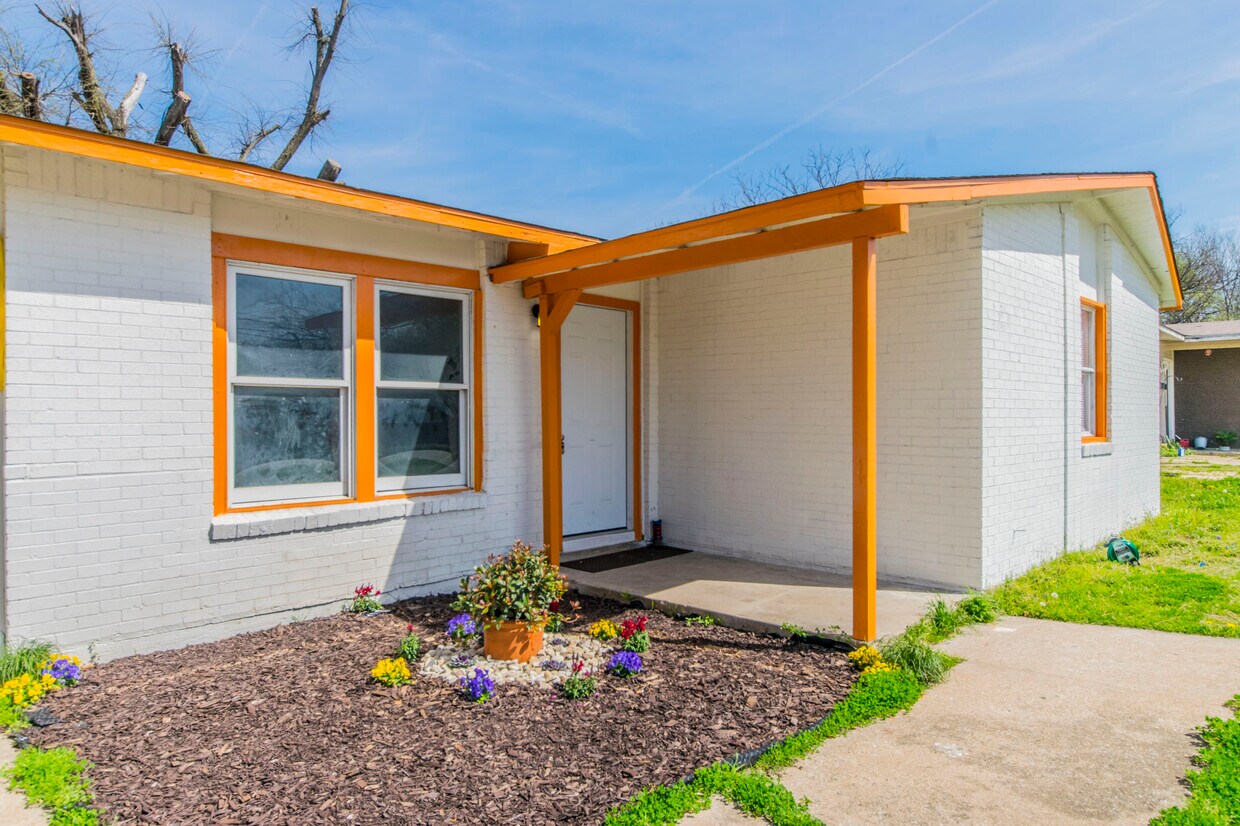 1409 E Park Row Dr, Arlington, TX 76010 House Rental in Arlington, TX